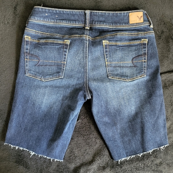 American Eagle Outfitters Blue Distressed Denim Kick Boot Shorts Size 10 - Picture 4 of 5